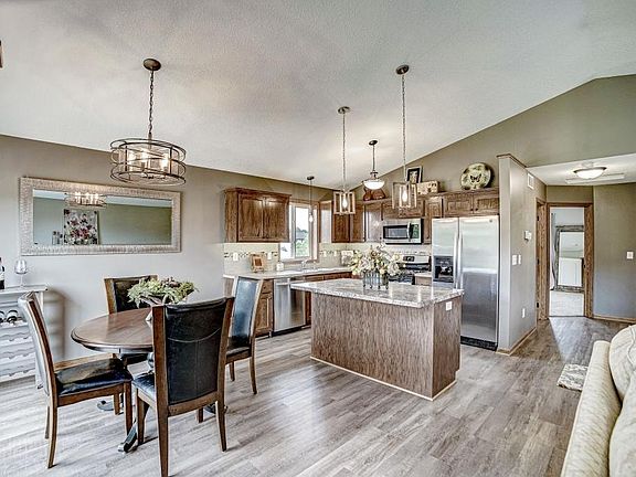 3rd image of 25171 Koala Ave