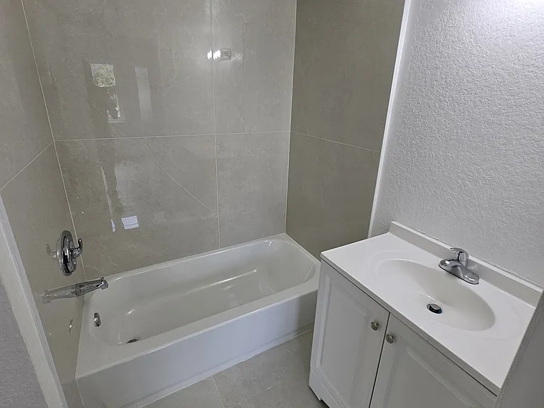 450 NW 84th St #1 — Photo 24