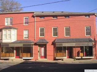 49 8th St, Hudson, NY 12534