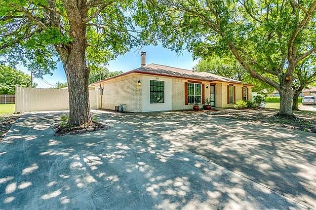 1st image of 203 Sierra Ct