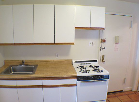 4th image of 305 E 81st St APT 4RW
