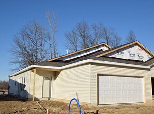 138 Summer Tree Dr, Porter, IN 46304