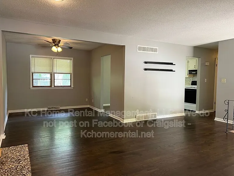 6708 W 71st Ter — Photo 15