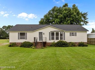 832 Smithtown Rd, Grimesland, NC 27837