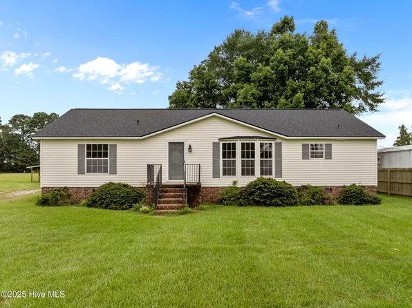 832 Smithtown Road, Grimesland, NC 27837