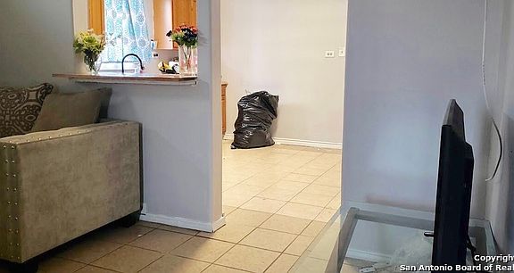 4th image of 210 Bank St