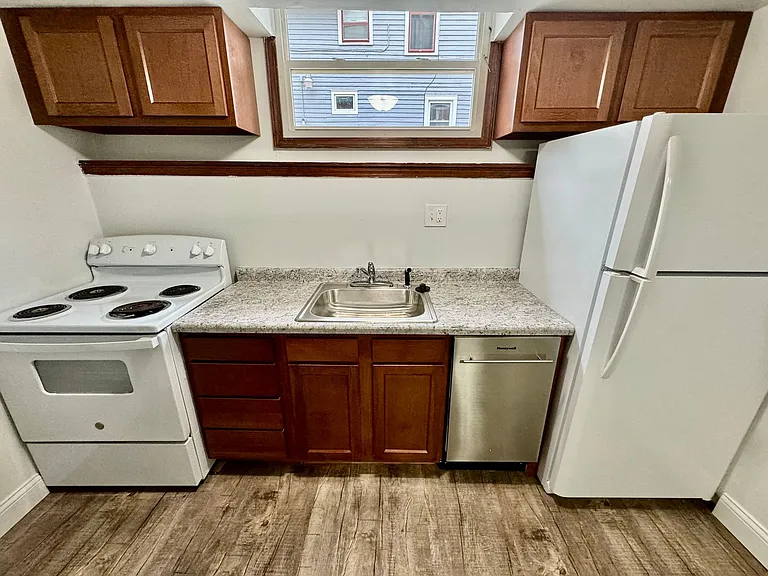 604 Pearl St — Photo 1