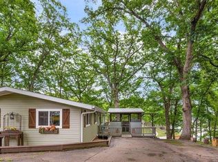 242 Green Leaf Ct, Dahinda, IL