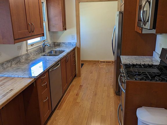 3rd image of 5255 Larkspur Ln