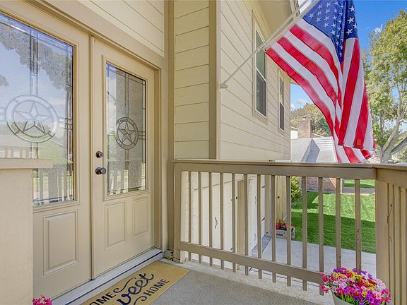 2nd image of 15334 Bratten Ln