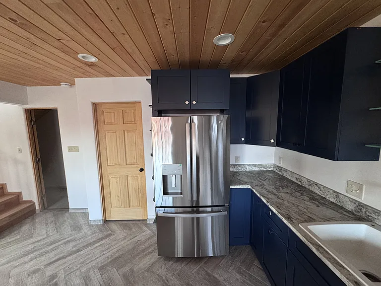232 Valverde St — Photo 94