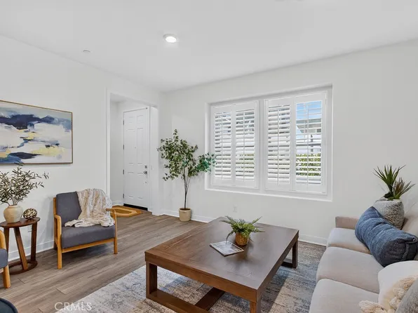 12113 Summer Ln, Whittier, CA 90602