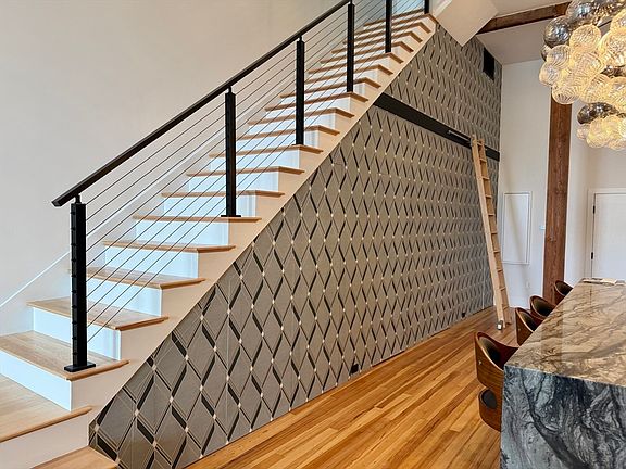 5th image of 1001 Shirley St #2