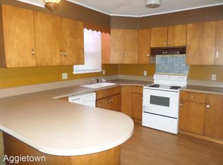 1616 Osage St #1, Manhattan, KS 66502