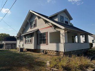 212 S Monroe St, Mackinaw, IL