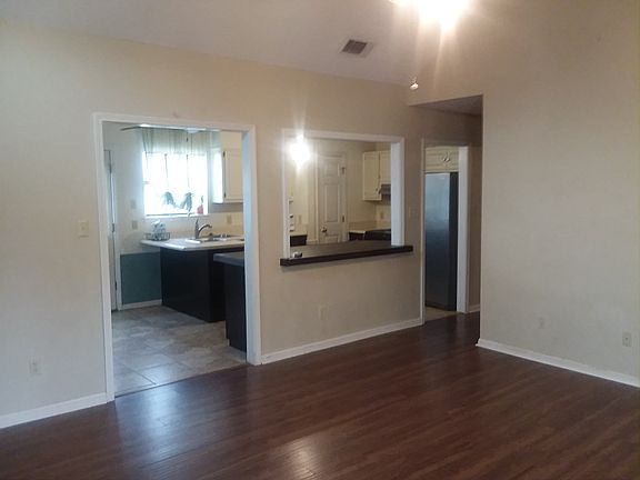 4th image of 4 Doeberly Ct