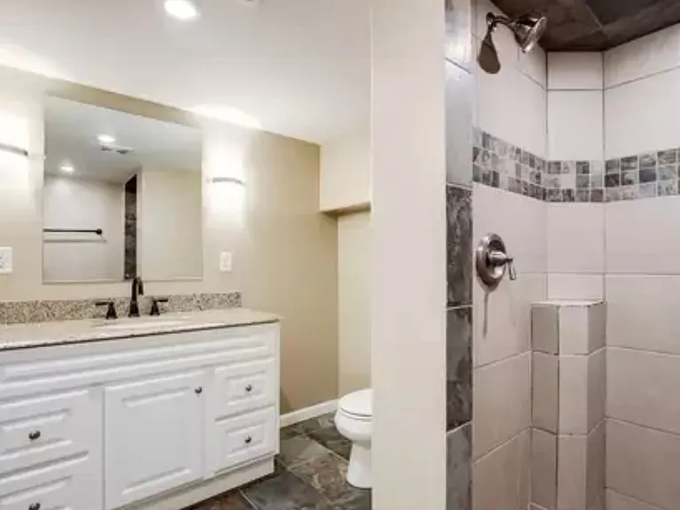2857 Merrill St N — Photo 26