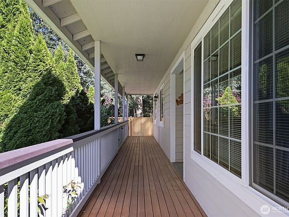 4th image of 506 Nieland Loop SE