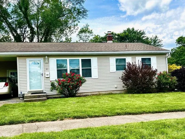 4 Greenwood Dr, Middletown, PA 17057