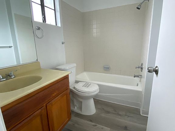 5th image of 139 Elizabeth Ave