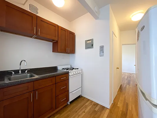 Rented by Compass | media 21