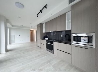 1285 Dupont St #2704, Toronto, ON M6H 0E3