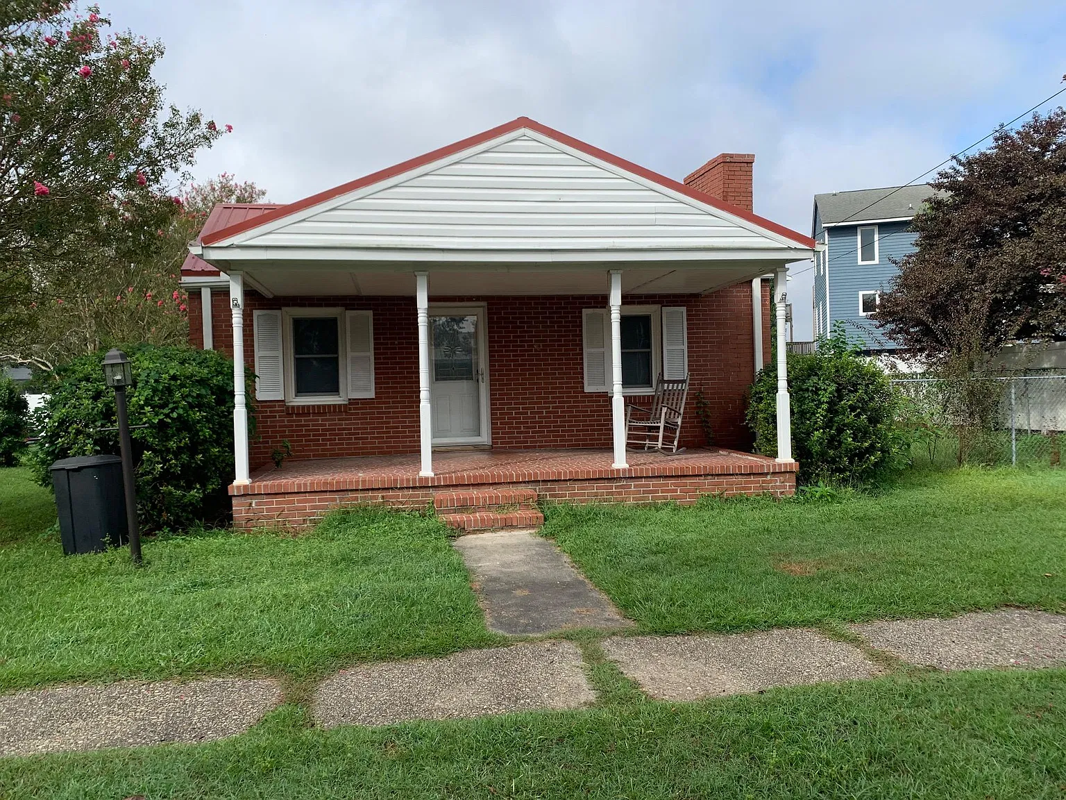 2 bed, 850 sqft, $1,600 — Photo 1