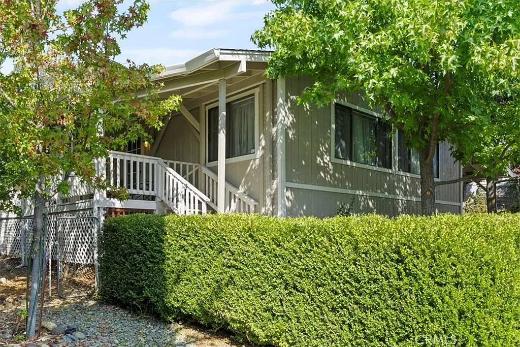 71 Montrose Dr photo 1