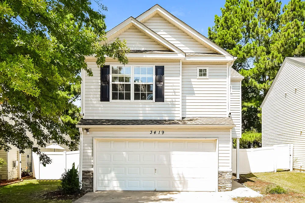 3 bed, 2.5 bath, 1364 sqft, $1,880 — Photo 1