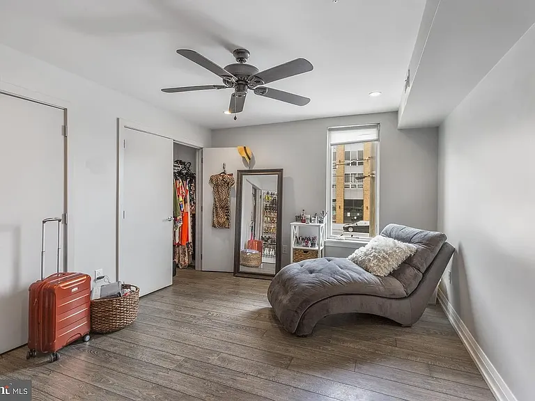 512 E Girard Ave #201 — Photo 17