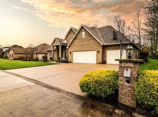 3709 Cambridge Dr, Hurricane, WV 25526