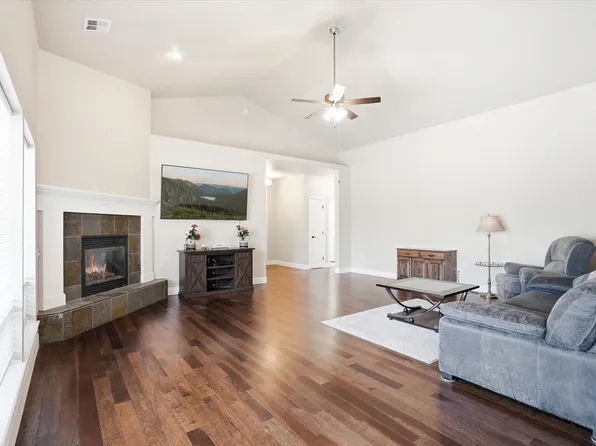 3633 Harbrooke Rd, Medford, OR 97504