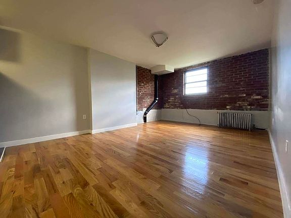 2nd image of 1367 Dean St #4
