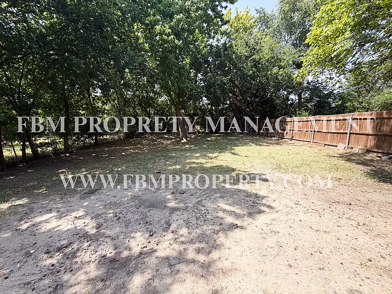 808 Metropolitan Ave — Photo 20