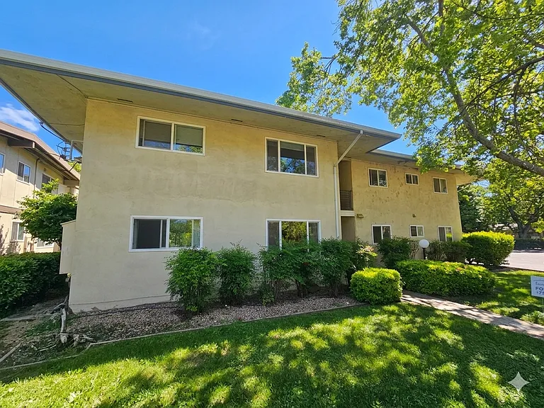 720 D St #7 — Photo 2