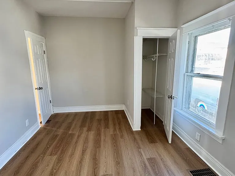 117 Browning Ave — Photo 12