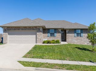 1700 N Hoover Dr, Ozark, MO 65721