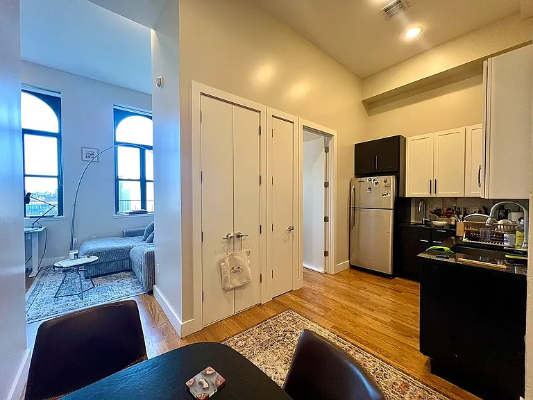 53 S 11th St #6A — Photo 5