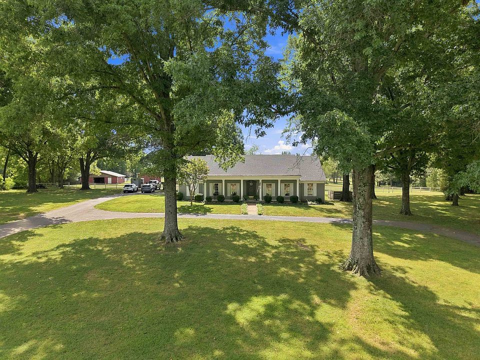 1st image of 6265 Twin Oaks Dr