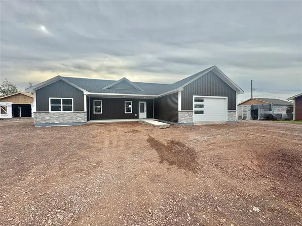 35 McDonald Crescent, Bishop's Falls, NL A0H1C0
