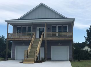 709 Captains Point, Beaufort, NC 28516