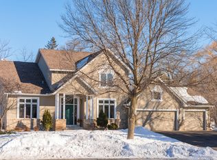 6730 Country Oaks Rd, Excelsior, MN 55331