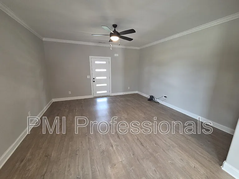 1403 Rebecca Johns Dr — Photo 2