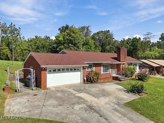 3rd image of 3419 Buffat Mill Rd