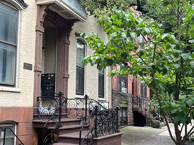 2 bed, 800 sqft, $1,850 — Photo 2