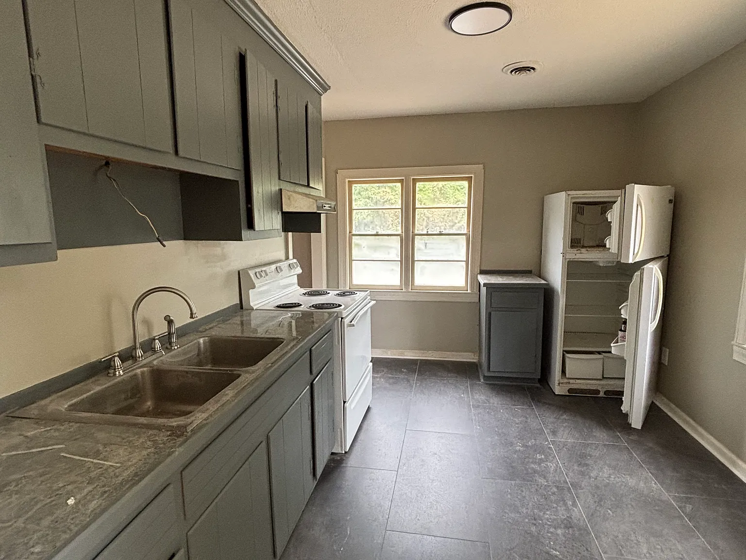 1 bed, 1.0 bath, $1,200 — Photo 2