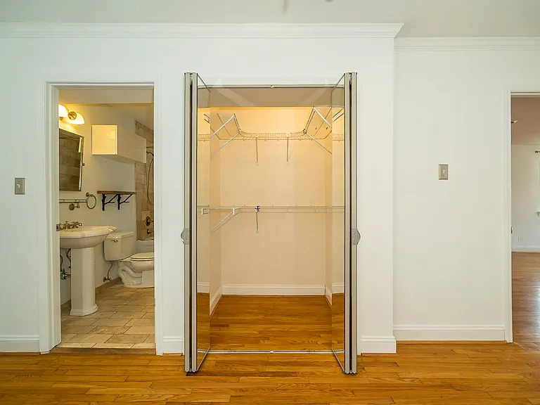7569 Buckingham Dr #6 — Photo 7