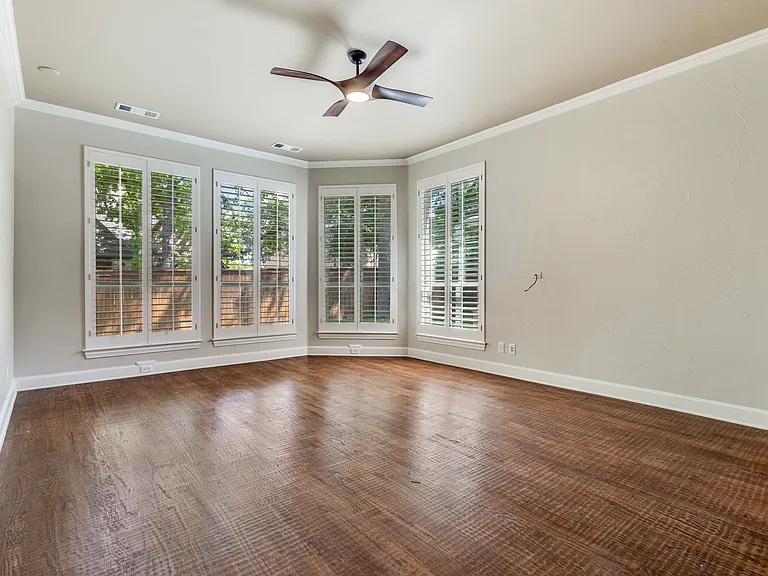 901 Sandy Trl — Photo 21