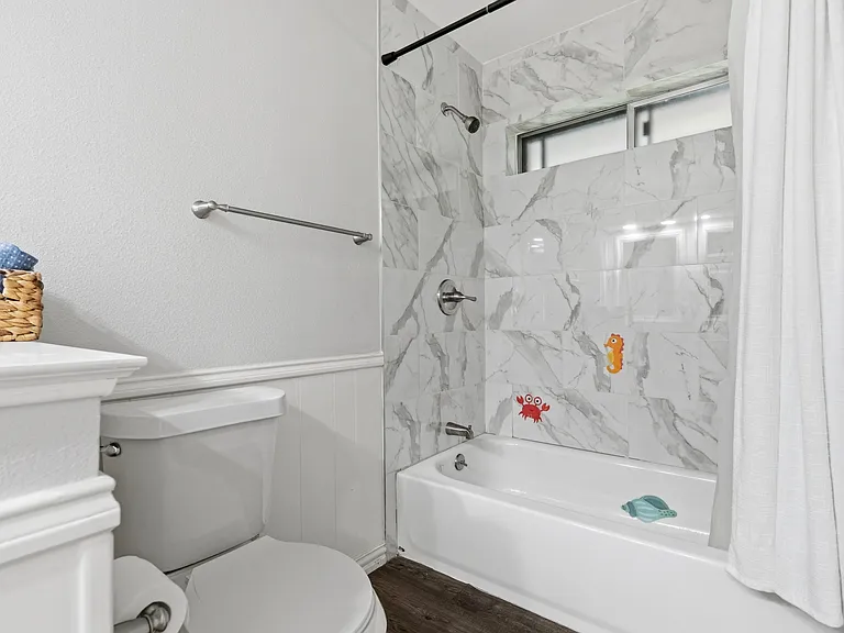 412 E Northgate Dr — Photo 16