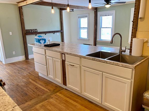 2nd image of 1204 1st North St #2